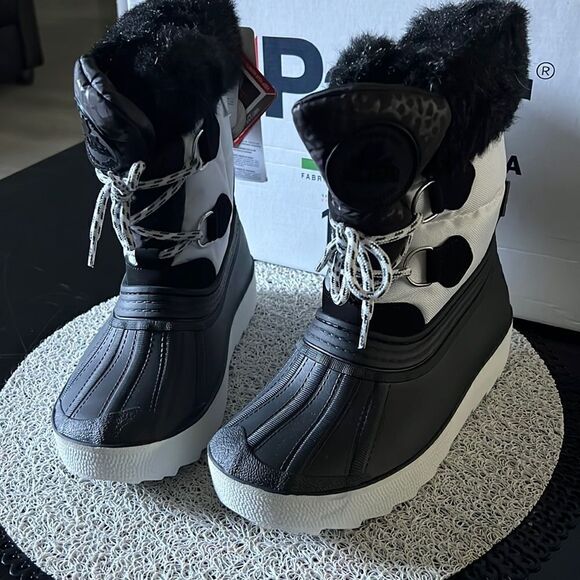 NEW- PAJAR Opal Nylon Waterproof Winter Snow Boots 6 - Picture 1 of 11